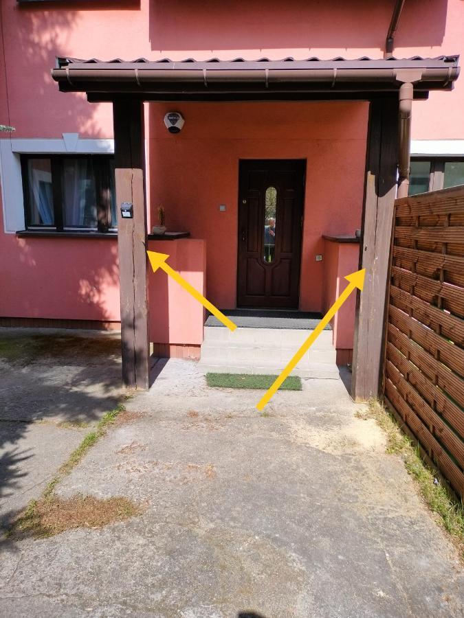 Urocze Studia W Lomiankach, 1- Z Sauna I Tarasem, 2- Z Kominkiem, 3- Ekonomiczne, 7km Metro Mlociny Warszawa Apartment *